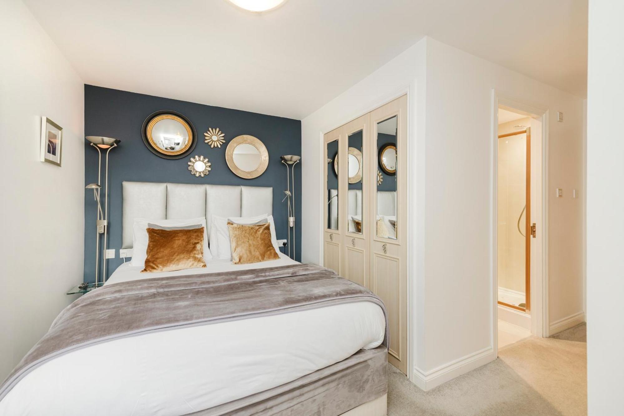 Joivy Stylish Apartment With Balcony In Old Town EDI Eksteriør billede