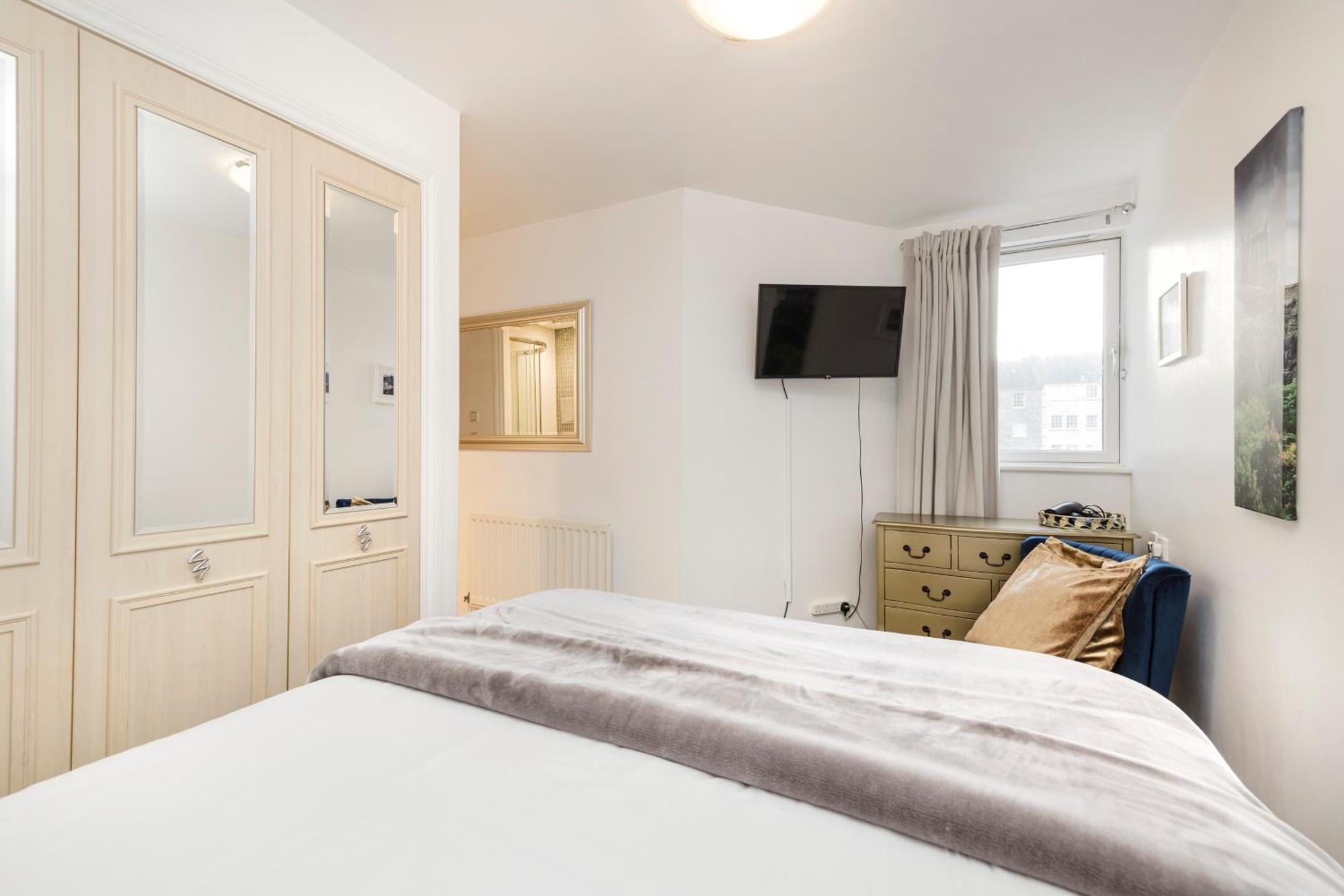 Joivy Stylish Apartment With Balcony In Old Town EDI Eksteriør billede