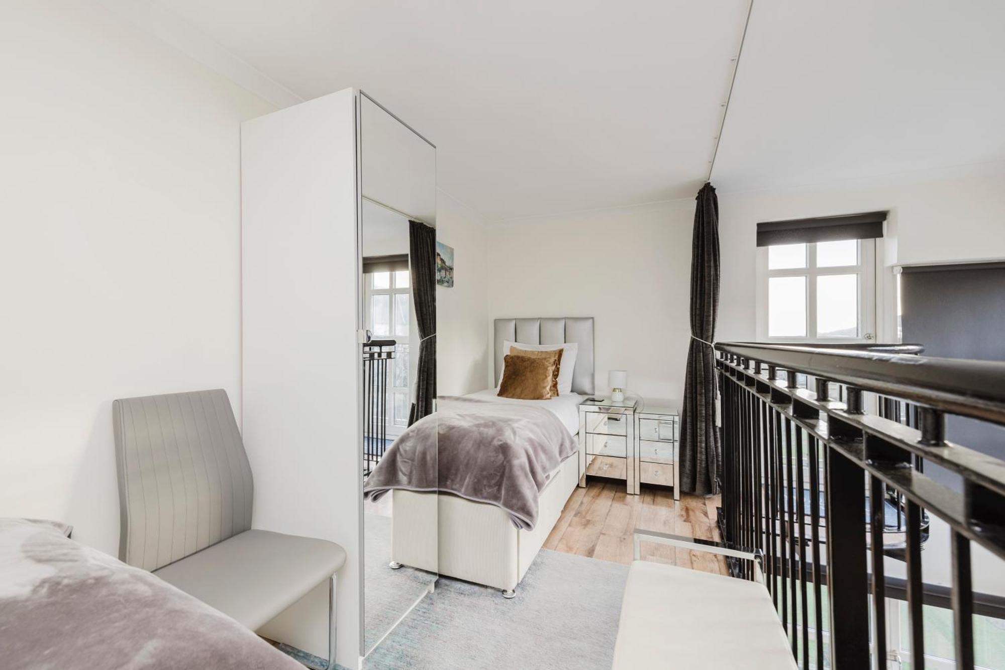 Joivy Stylish Apartment With Balcony In Old Town EDI Eksteriør billede