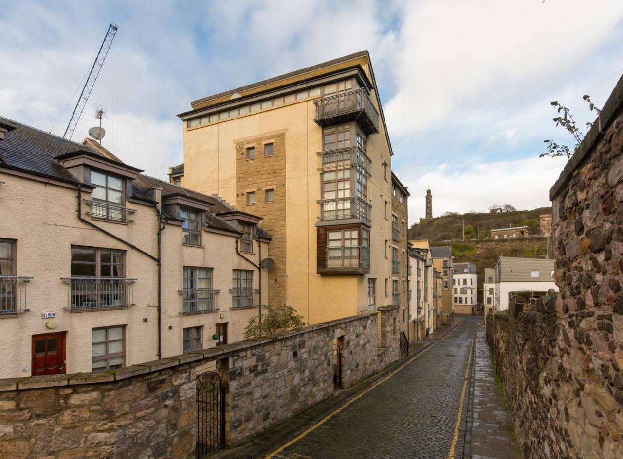 Altido Cool Space Old Town 3Bed Apt With Balcony And Parking Edinburgh Eksteriør billede